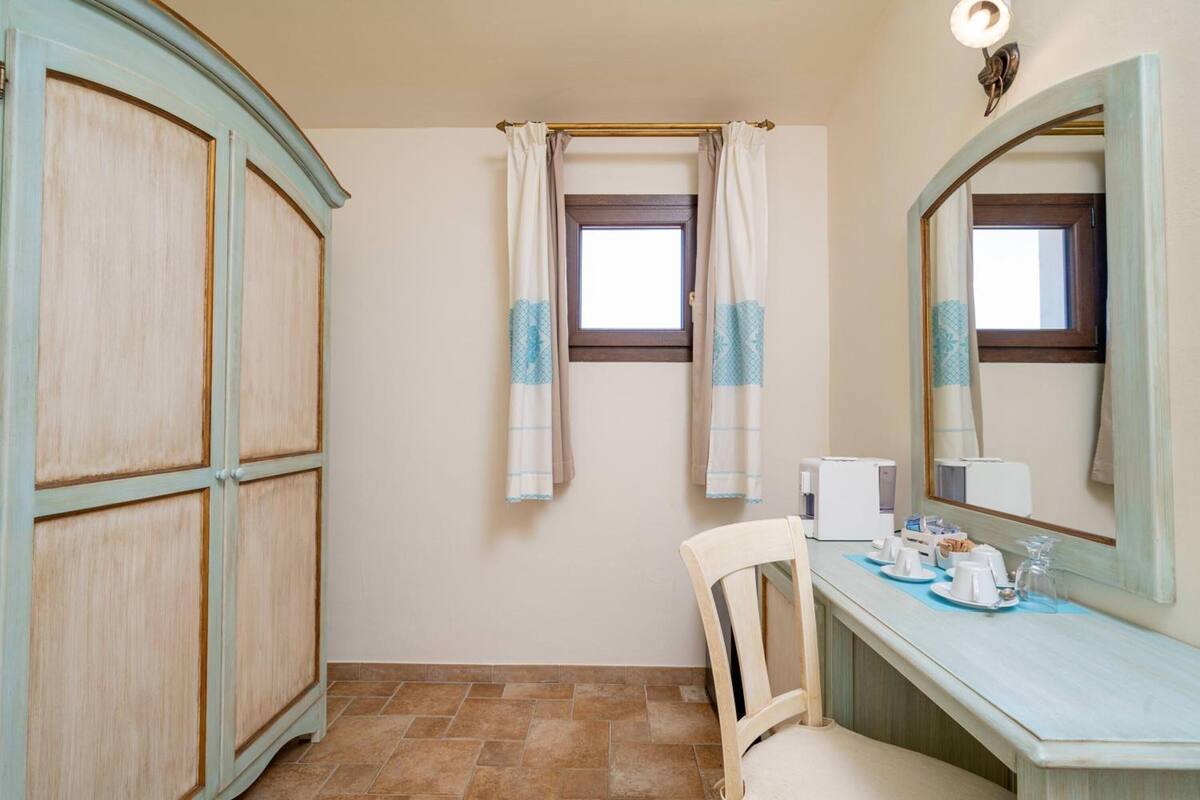 double room, patio, garden view | bathroom | shower, free toiletries, hair dryer, bidet