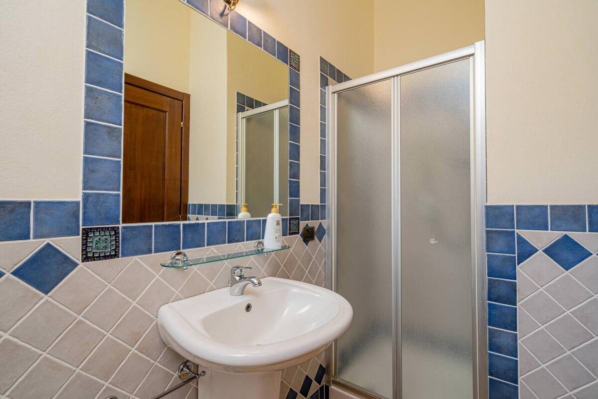 double room, patio, garden view | bathroom | shower, free toiletries, hair dryer, bidet