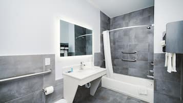 Standard Room, 1 King Bed, Non Smoking | Desk, soundproofing, iron/ironing board, free WiFi