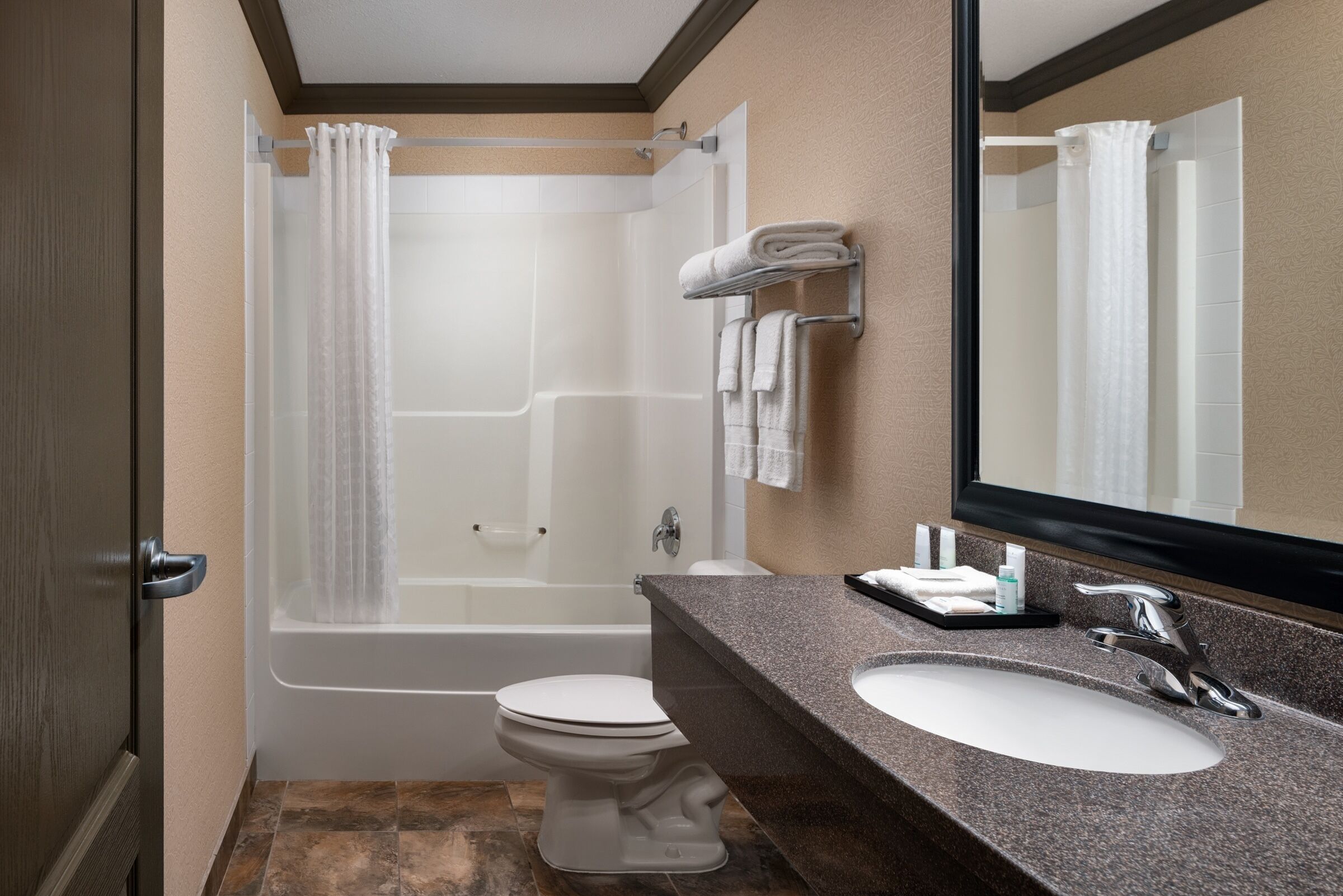 deluxe studio, jetted tub | bathroom | free toiletries, hair dryer, dressing gowns, towels