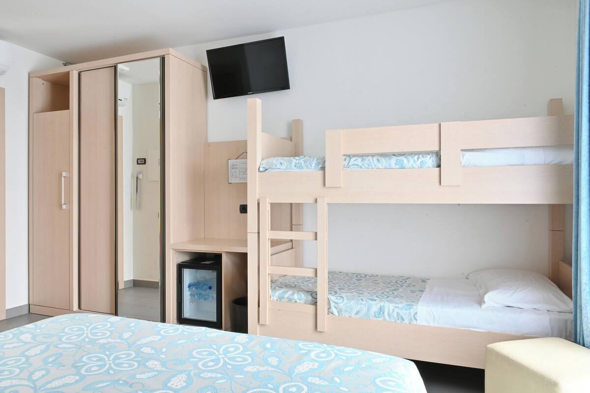 Quadruple Room, Lake View | In-room safe, WiFi (free), bed sheets