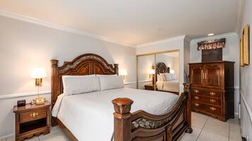 Presidential Room, Balcony, Executive Level | Iron/ironing board, free WiFi, bed sheets