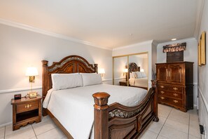 总统客房, 阳台, 行政层 | 熨斗/熨衣板、免费 WiFi、床单