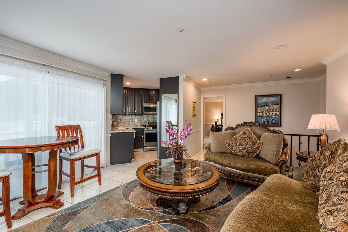 presidential room, balcony, executive level | 1 bedroom, iron/ironing board, free wifi, bed sheets