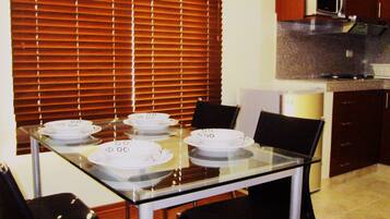 Suite, 1 Bedroom, Non Smoking, 2 Bathrooms | Private kitchen | Fridge, microwave, stovetop, coffee/tea maker