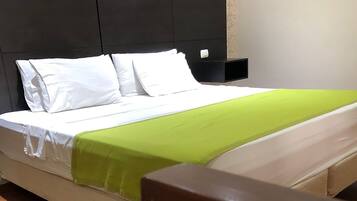 Standard Loft, 1 Bedroom, Kitchen | Desk, iron/ironing board, free WiFi, bed sheets