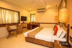 1 bedroom, desk, free WiFi