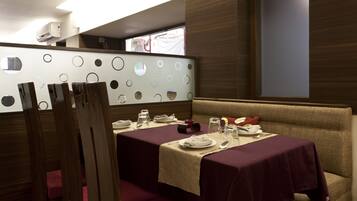 Daily continental breakfast (INR 450 per person)