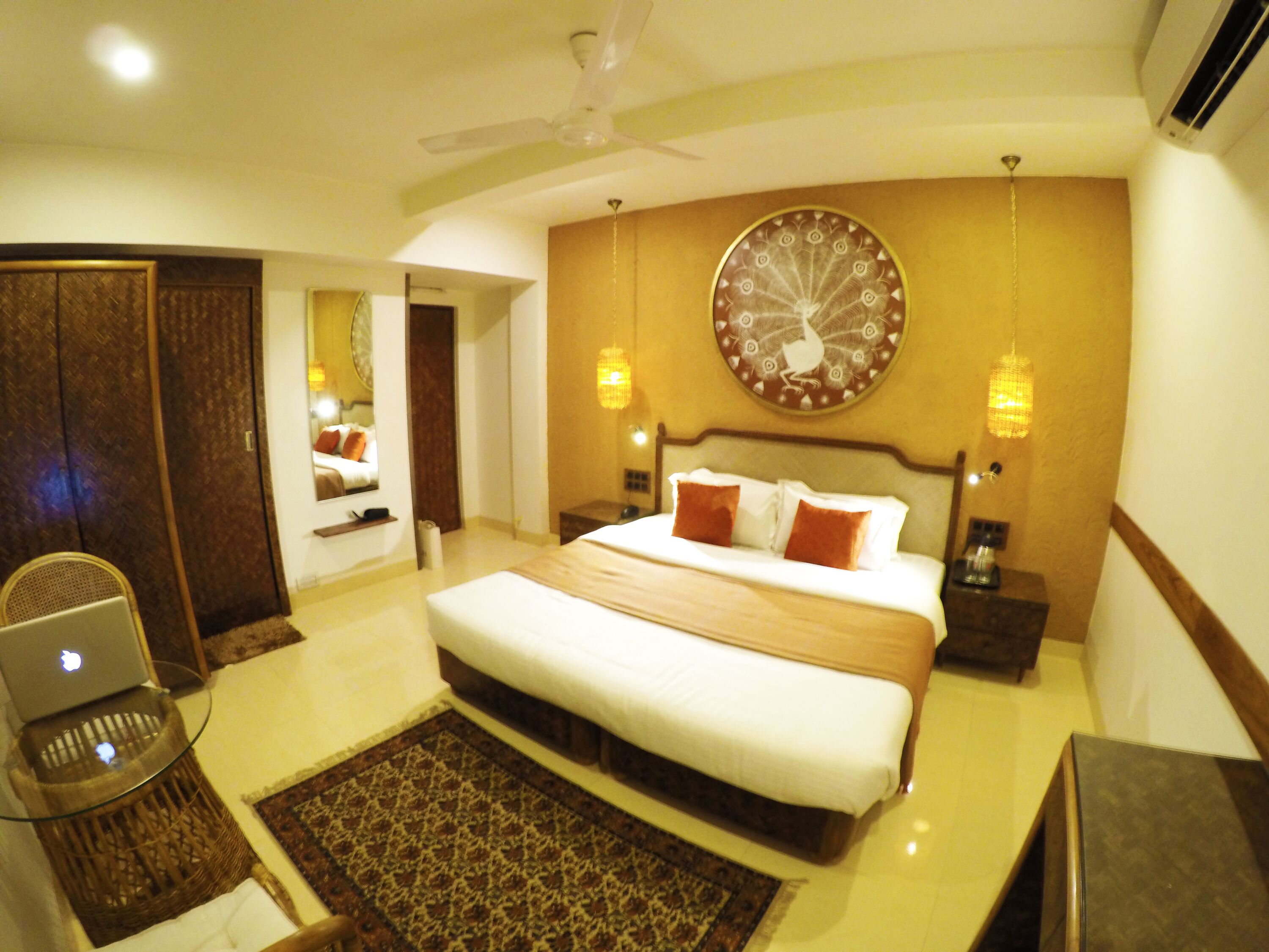 Escritorio y wifi gratis 