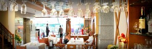 Tägliches kontinentales Frühstück gegen Gebühr