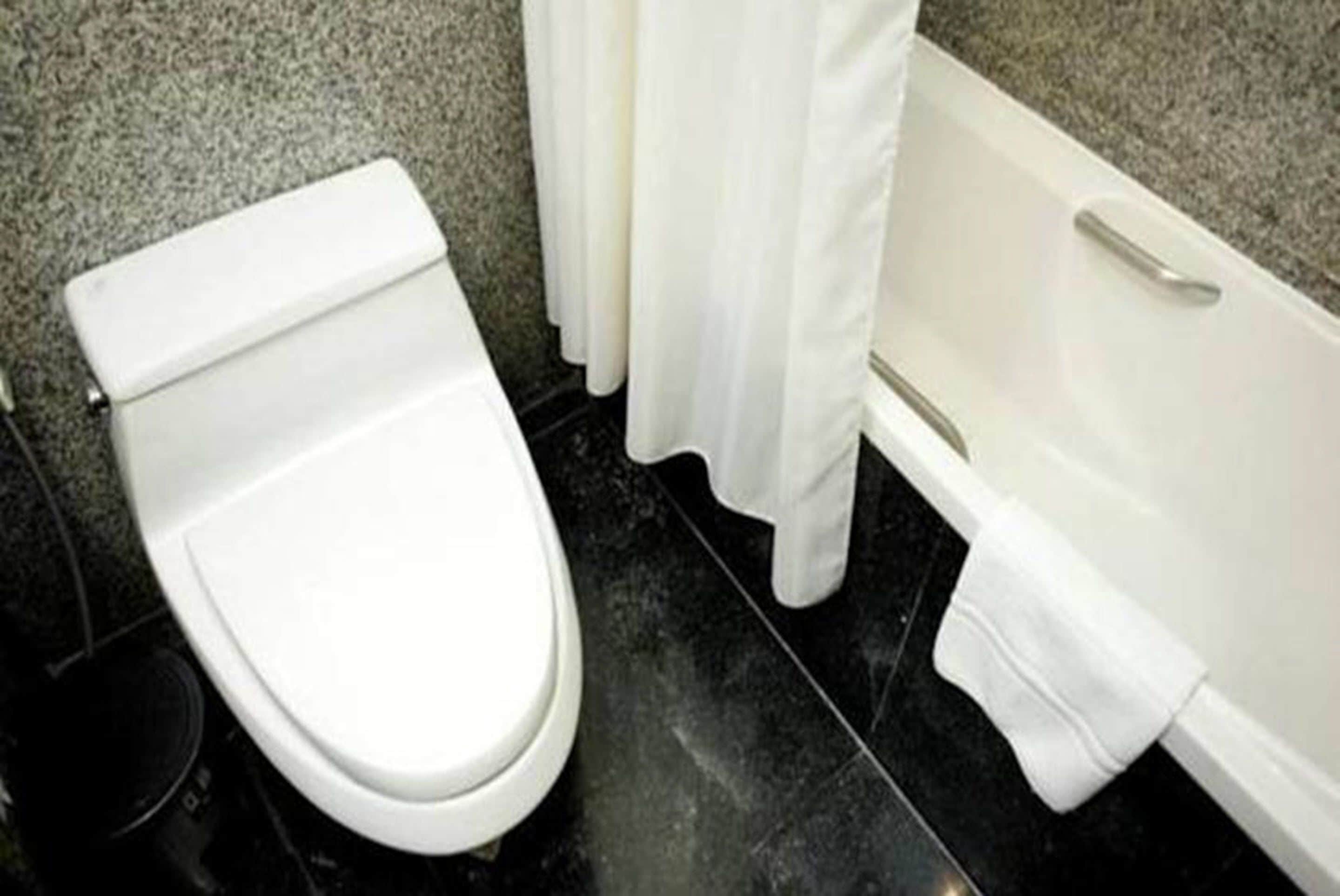 combined shower/bathtub, deep-soaking bathtub, rainfall showerhead