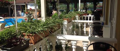 Eenvoudige tweepersoonskamer | Een kluis op de kamer, geluiddichte muren, gratis wifi, beddengoed