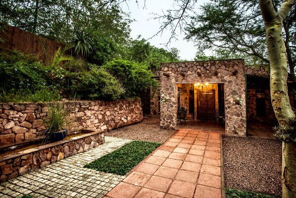 Soins corporels, massages aux pierres chaudes