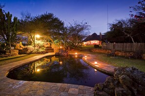 Outdoor pool - Gwahumbe Game & Spa (Mid Illovo)