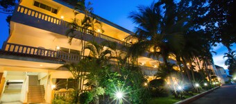 Twin Palms Resort