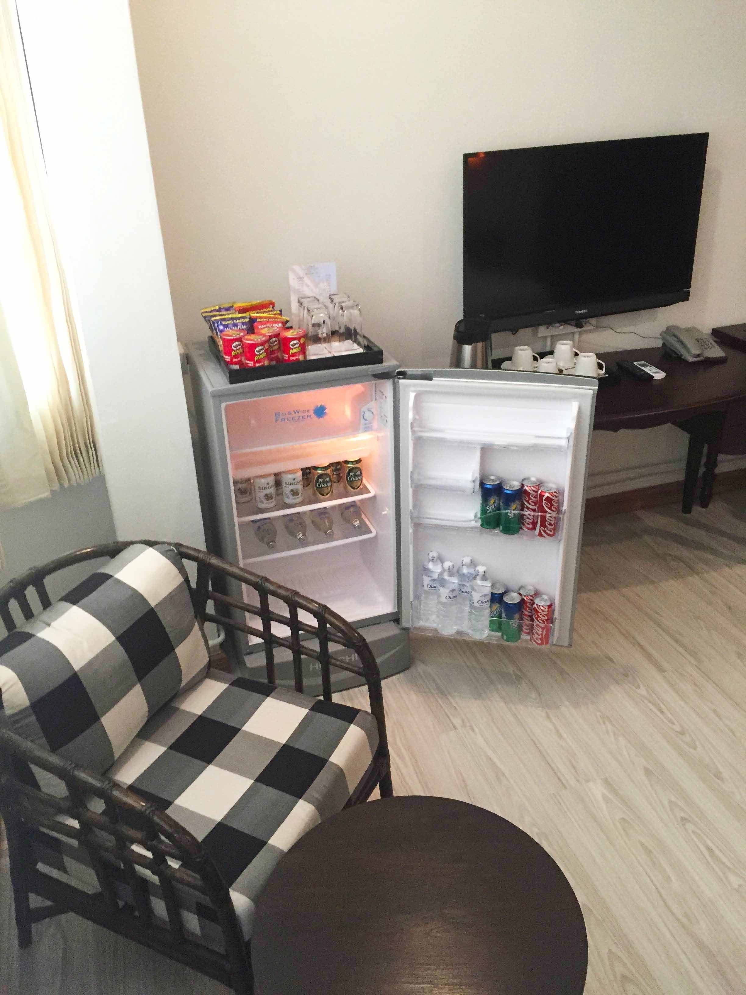 family room | living area | 32-inch flat-screen tv with cable channels, tv