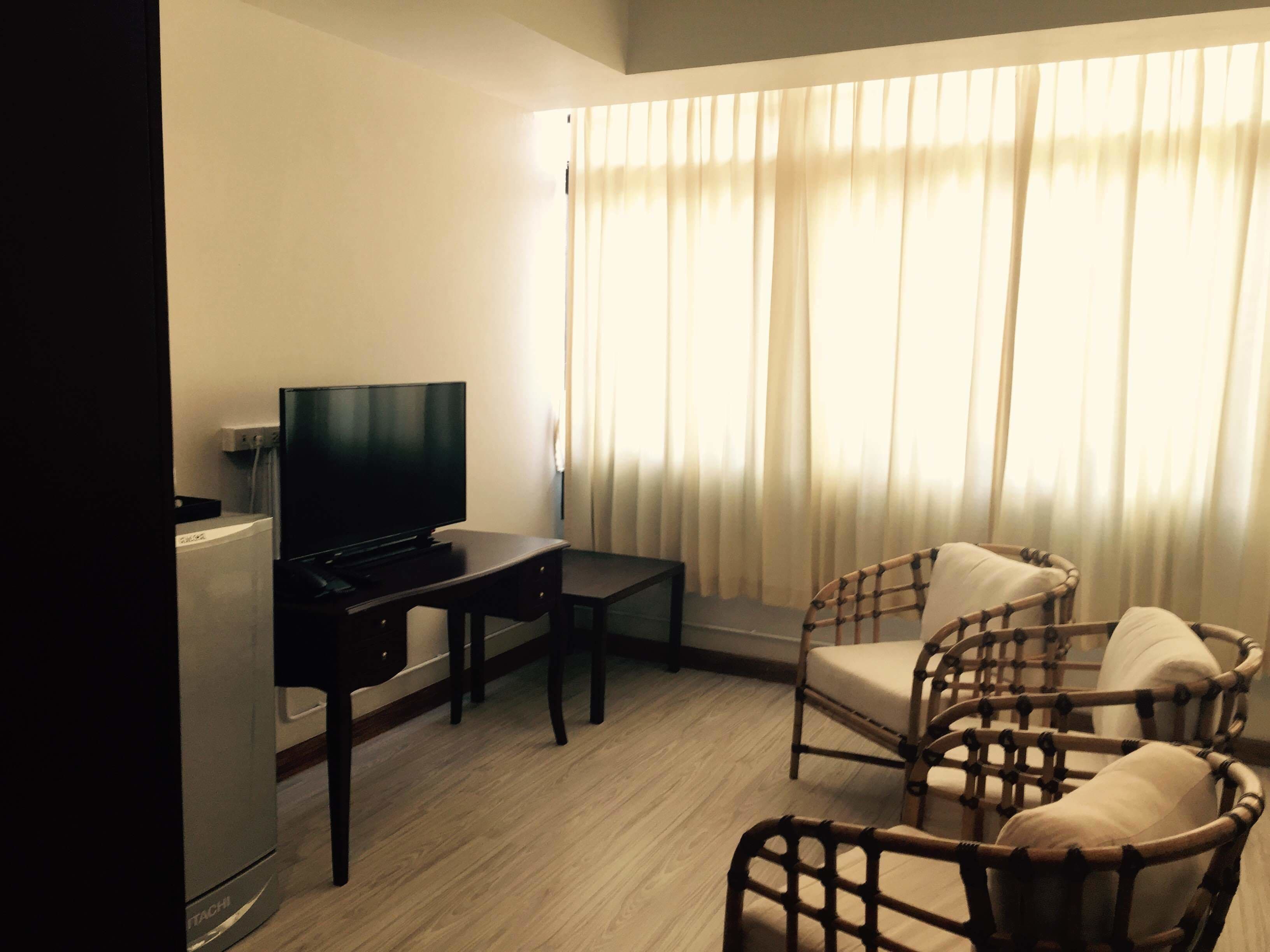 family room | living area | 32-inch flat-screen tv with cable channels, tv