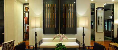 Vista frontal de la propiedad