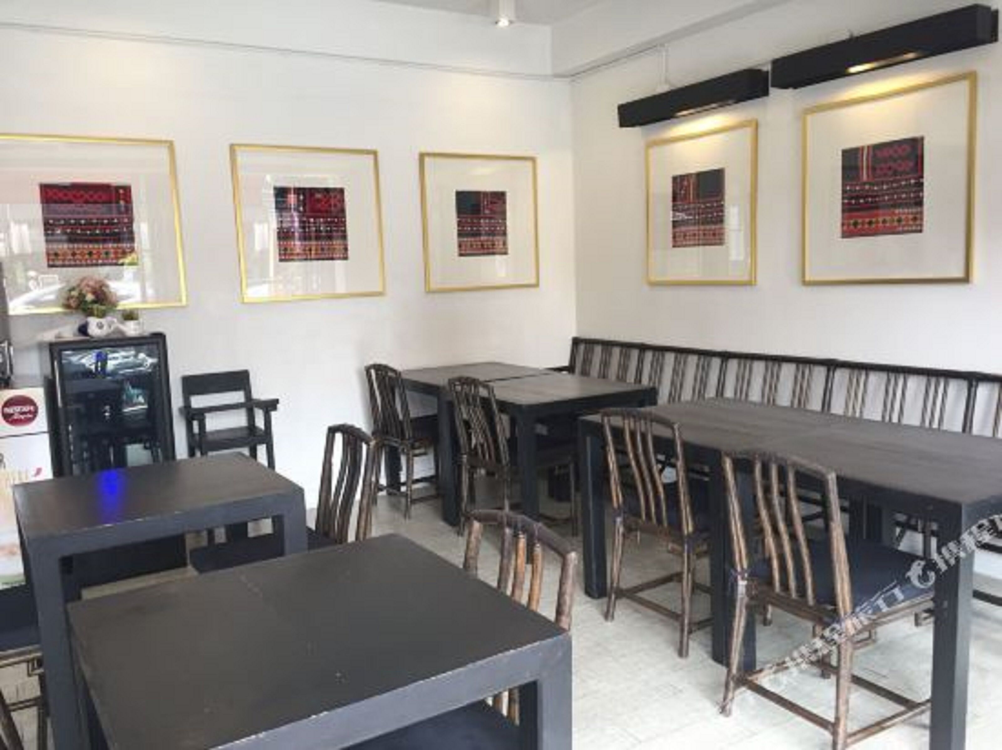 daily buffet breakfast (thb 200 per person)