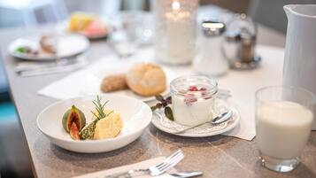 Daily buffet breakfast (EUR 25 per person)