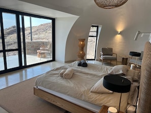 Luxe beddengoed, een minibar, een kluis op de kamer, beddengoed