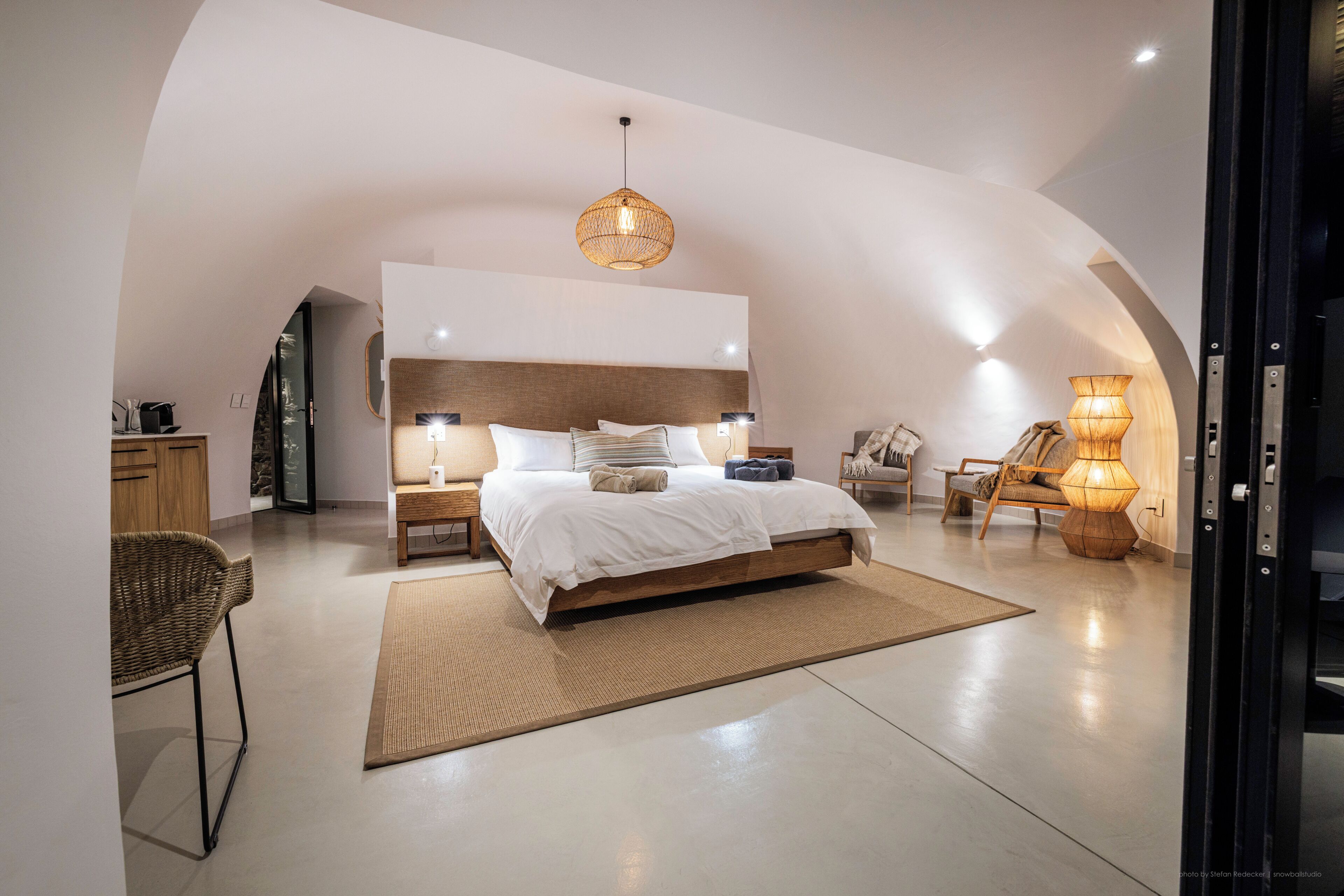 Premium bedding, minibar, in-room safe, bed sheets