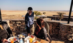 Free daily buffet breakfast - Rostock Ritz Desert Lodge (Solitaire)