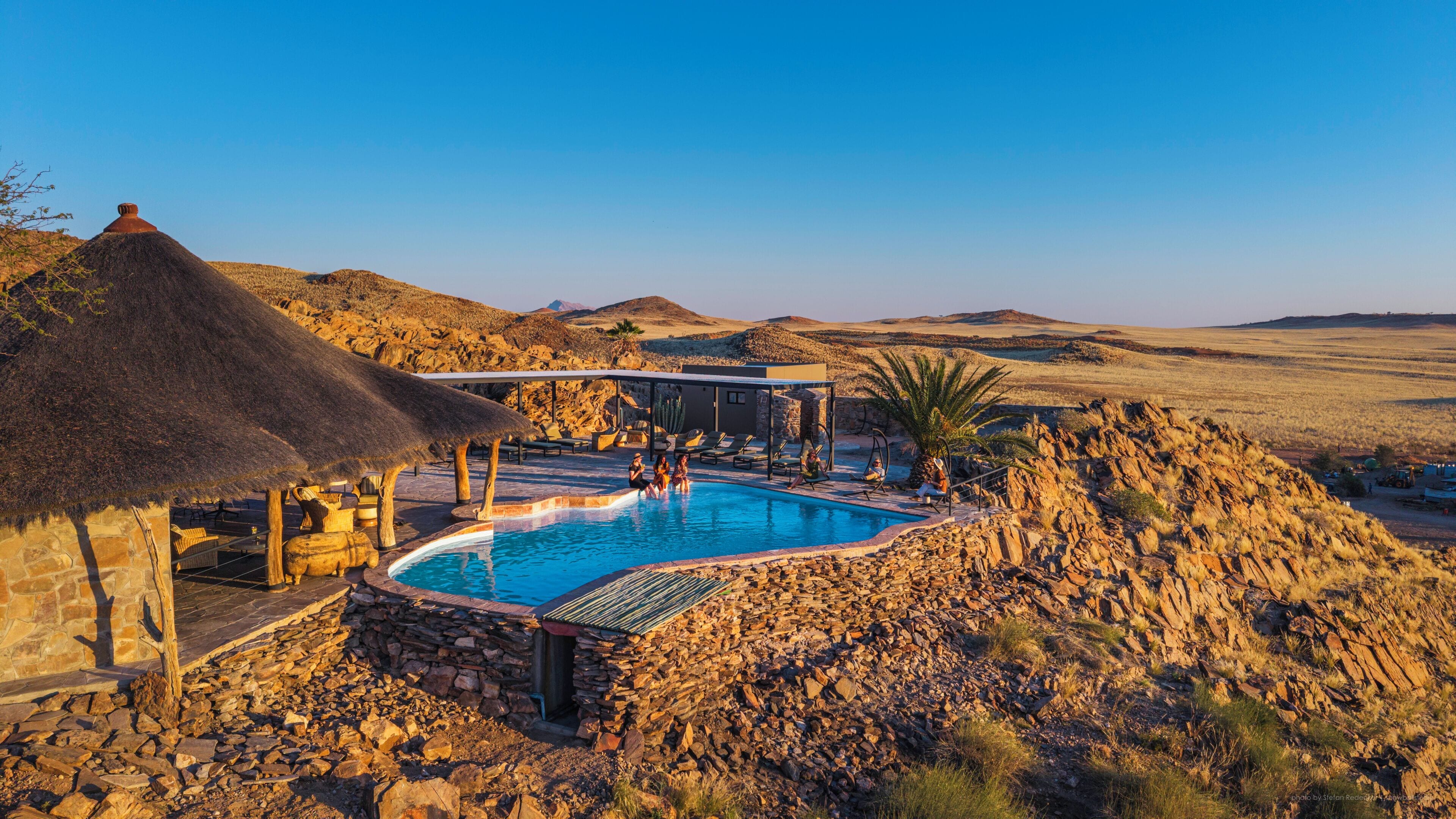 Außenpool, Liegestühle