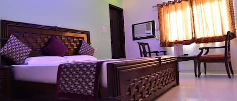 Coffres-forts dans les chambres, bureau, rideaux occultants