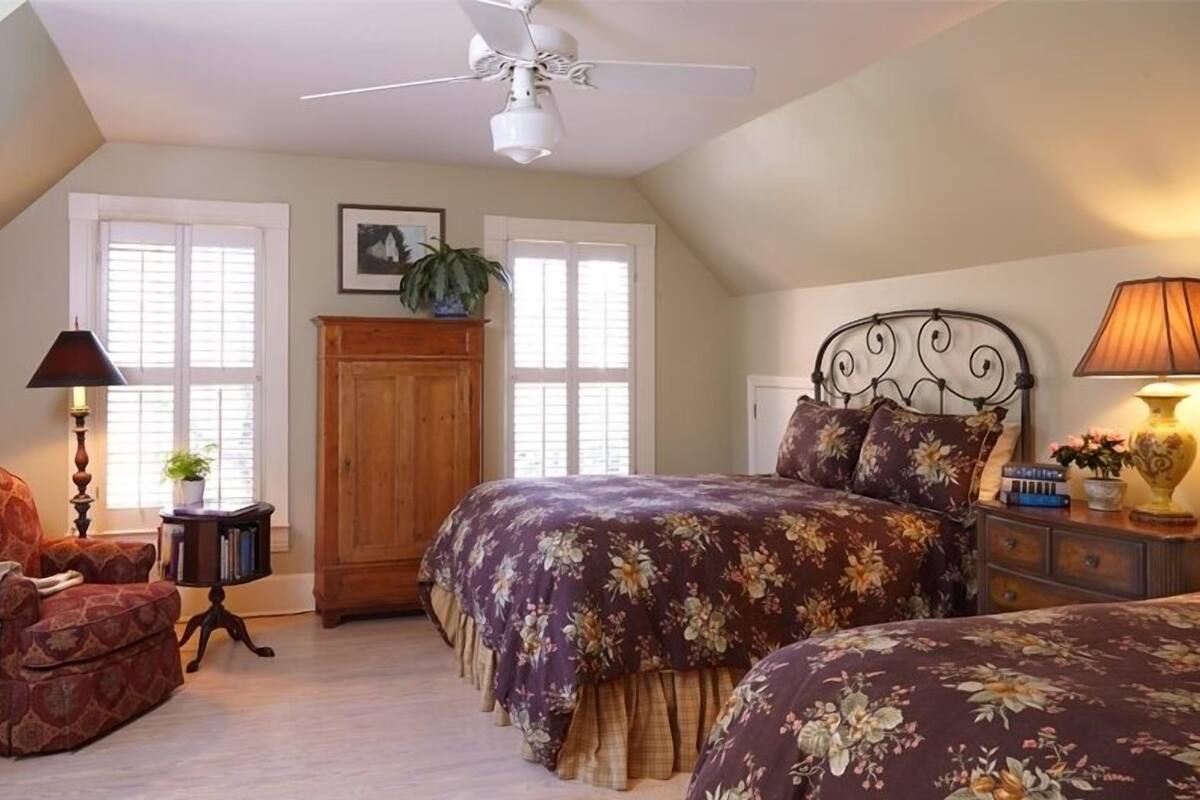 Guest House, 3 Bedrooms (6 Double Beds) | WiFi (free)