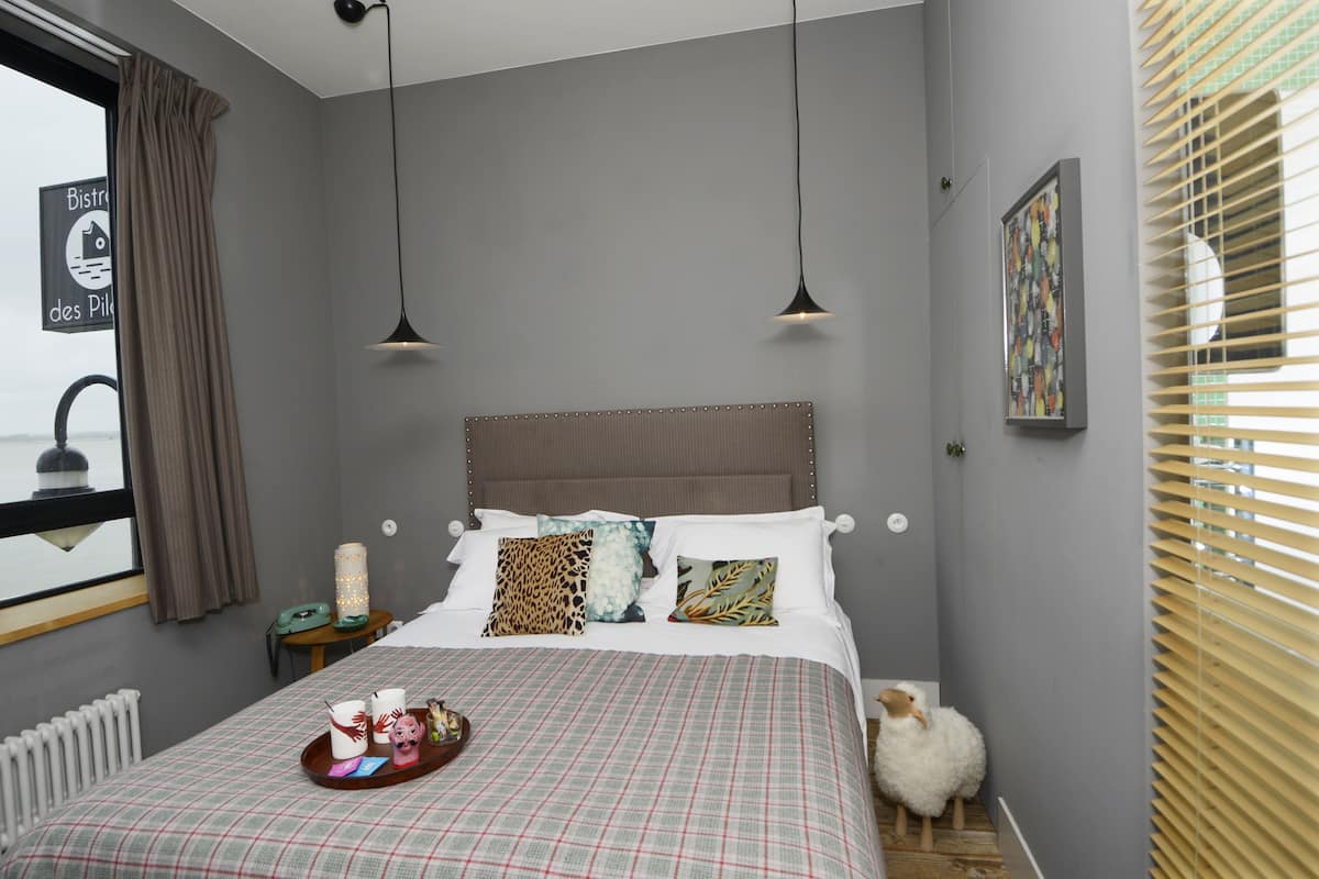 Economy Double Room | Premium bedding, minibar, in-room safe, desk