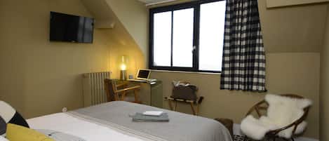 Premium bedding, minibar, in-room safe, desk