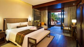 Deluxe Room, 1 King Bed, Terrace | Premium bedding, in-room safe, desk, iron/ironing board