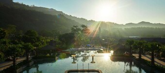 Hainan Qixianling Tsurukawa Spa Hotel