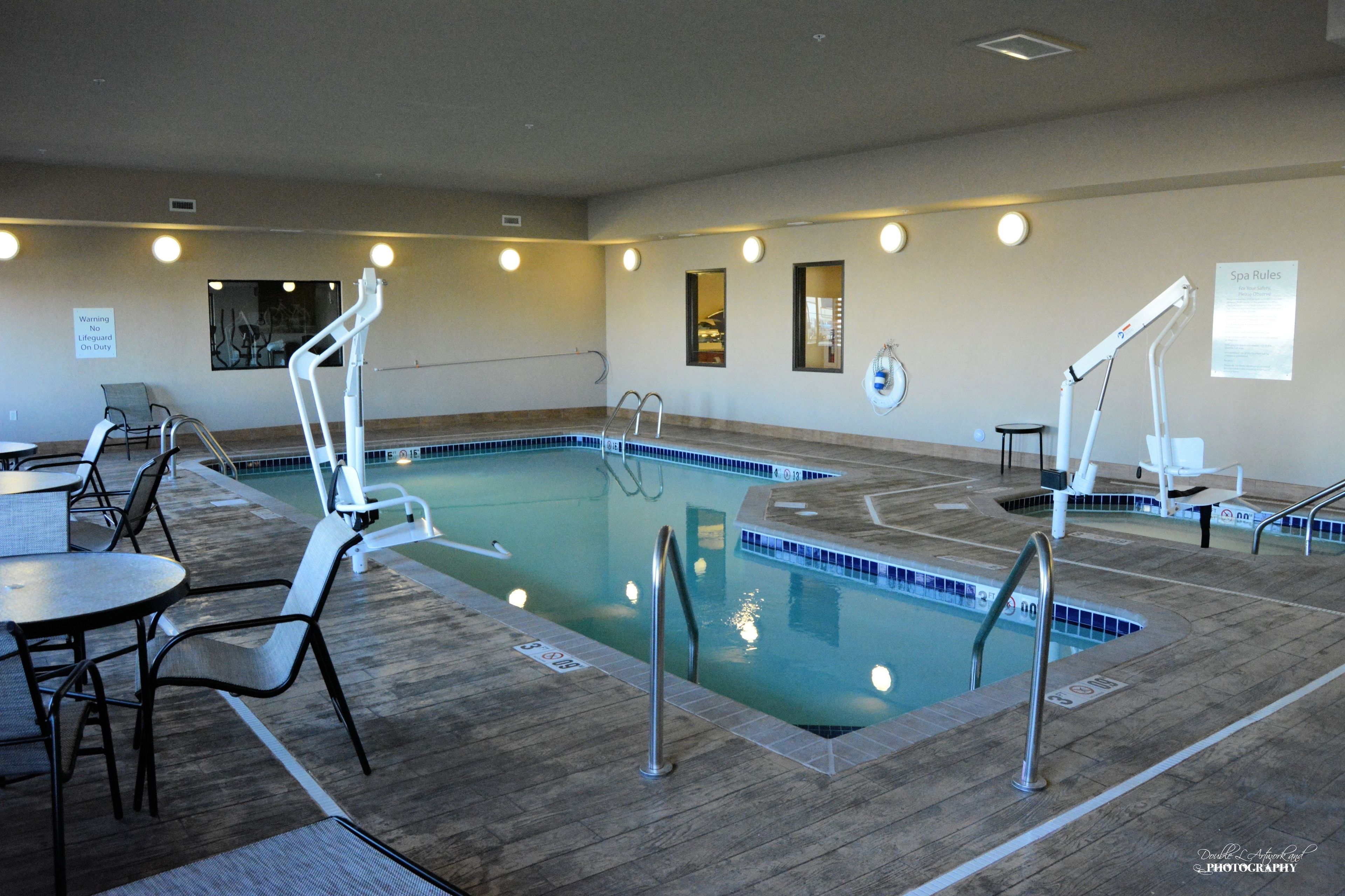 indoor pool, open 6:00 am to 11:00 pm, pool loungers