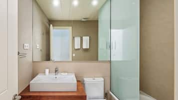 Comfort Apartment, 1 Bedroom, Kitchen, City View | Bathroom | Combined shower/bathtub, deep-soaking bathtub, hair dryer, bidet