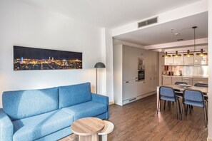 Appartement Confort, 1 chambre, cuisine, vue ville | Coin séjour