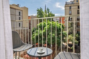 Comfort-Apartment, 2 Schlafzimmer, Küche, Stadtblick | Terrasse/Patio