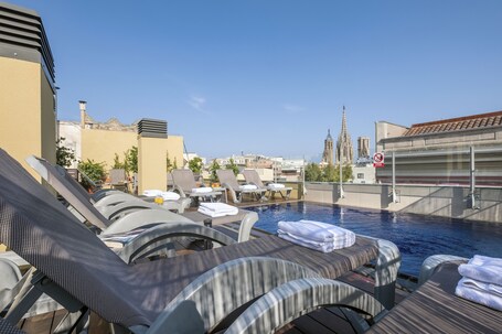 Aspasios Catedral Apartments - view 3