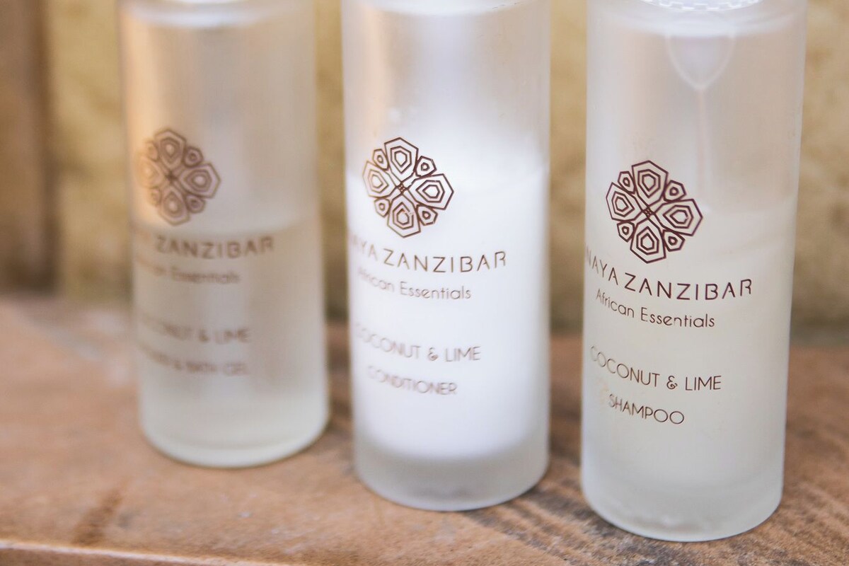 Bathroom amenities | Separate tub and shower, free toiletries, bathrobes, slippers