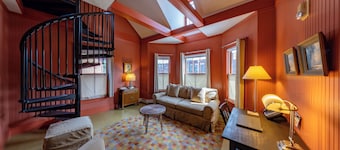 The Porches Inn at Mass MoCA