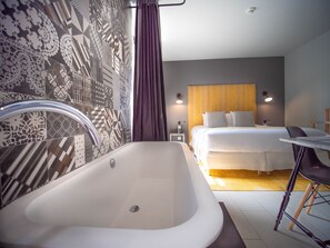 Premium Double Room | Bathroom | Designer toiletries, hair dryer, bathrobes, slippers - Pont Levis Hôtel By Franck Putelat (Carcassonne)