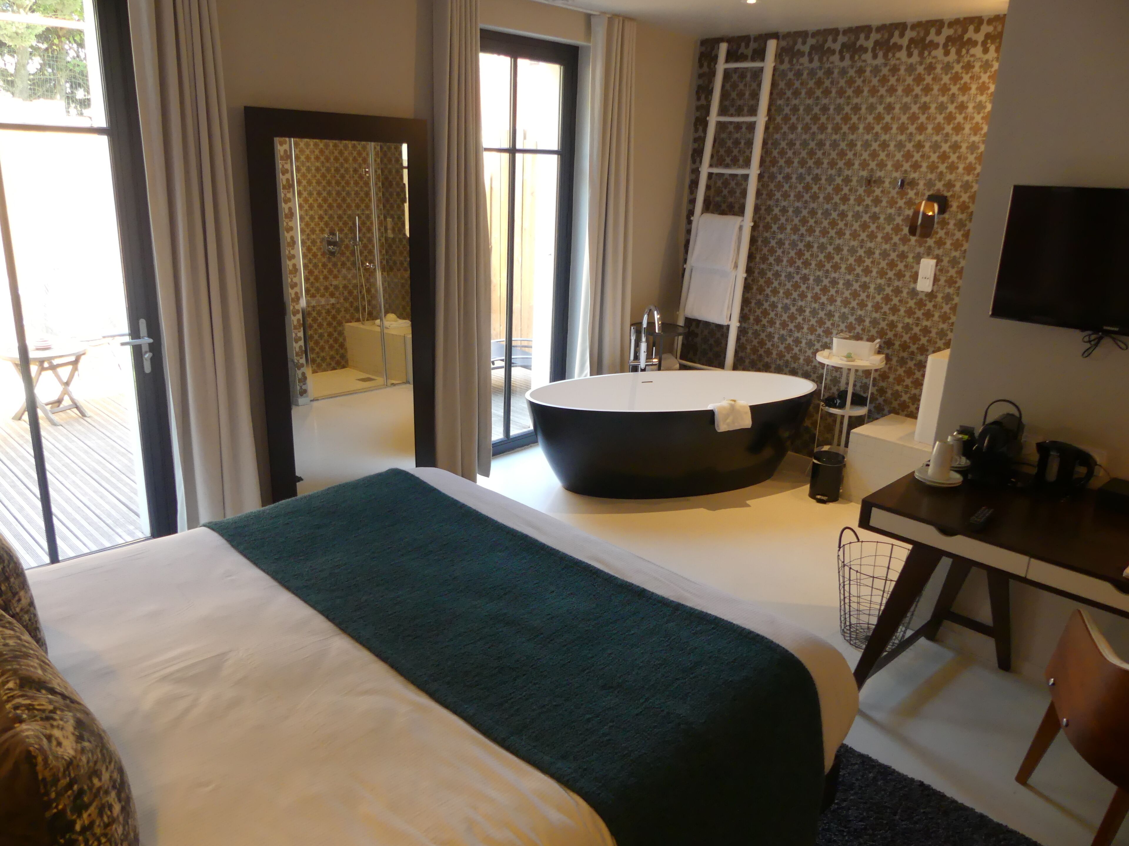 Superior Room (Jacuzzi) | Premium bedding, in-room safe, individually decorated, blackout curtains