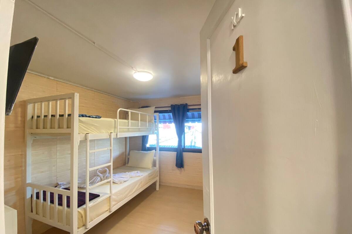 Room, Women only, Non Smoking, Shared Bathroom | Free WiFi, bed sheets