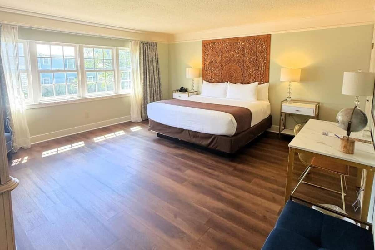 Signature Suite, 2 Bedrooms, Non Smoking, Bay View | Premium bedding, desk, iron/ironing board, free WiFi