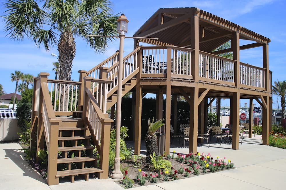 The Bayfront Inn