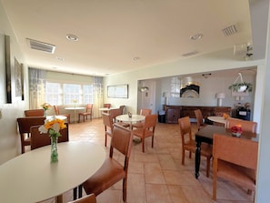 Free daily buffet breakfast