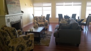 Lobby sitting area - Edgewater Inn (St. Augustine)