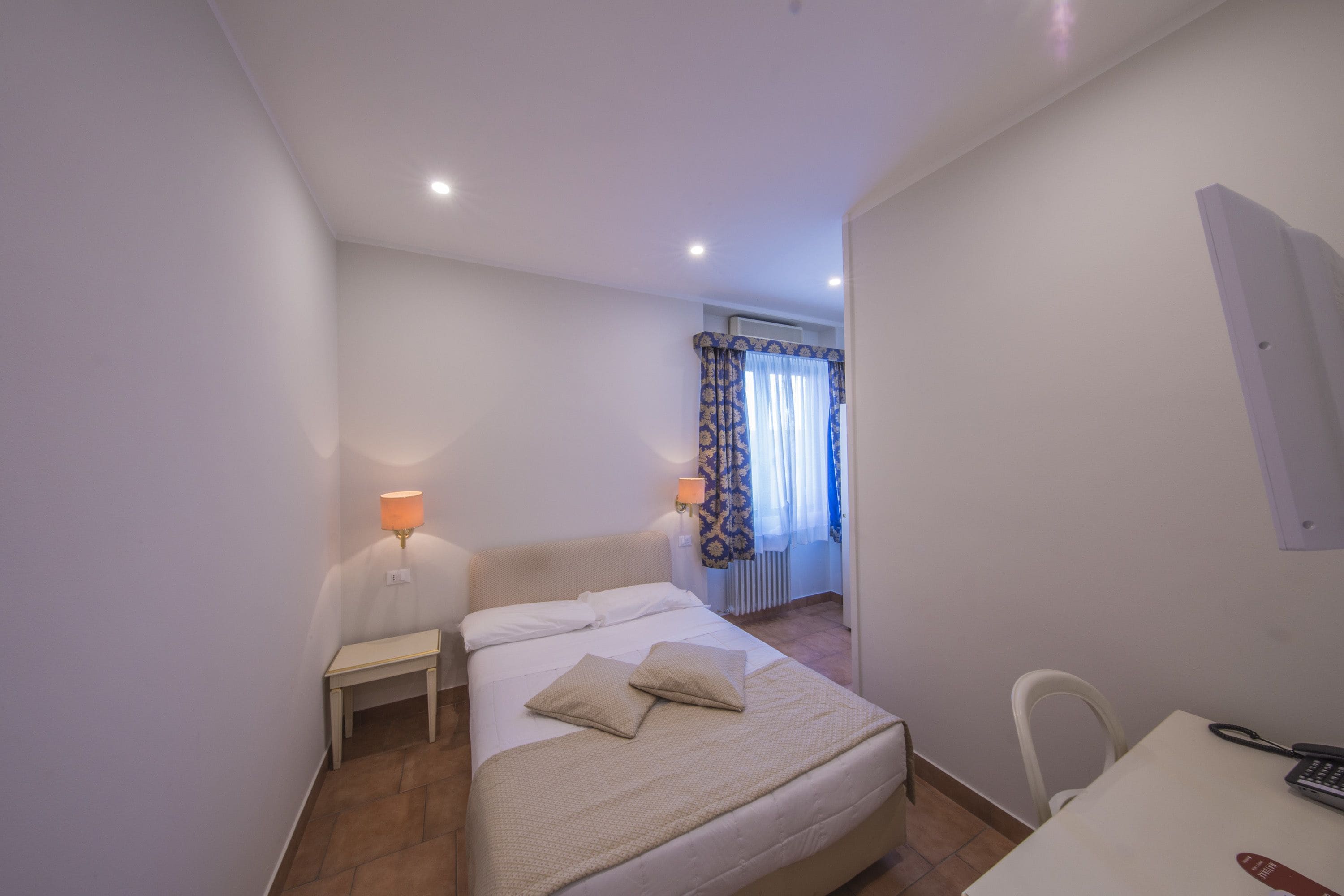 Chambre Double ou avec lits jumeaux | Couette en duvet d'oie, minibar, coffres-forts dans les chambres, bureau