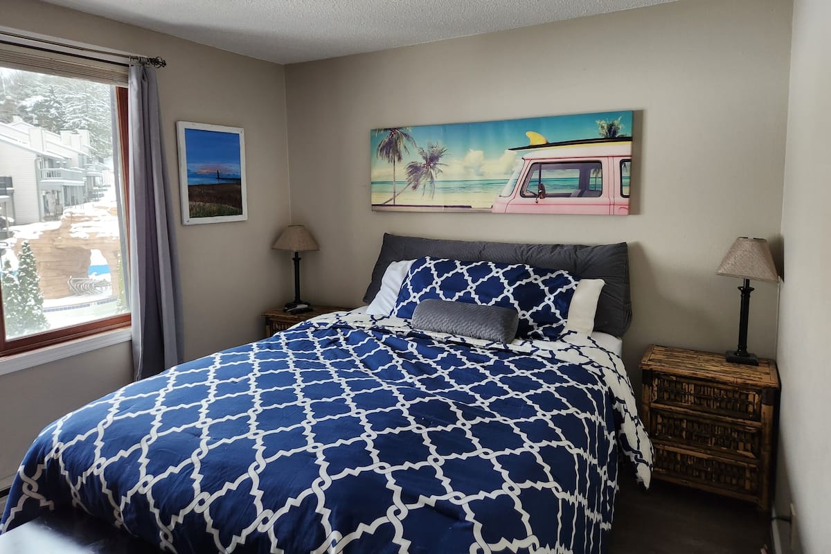 Premium Townhome, 2 Bedrooms, Lake View, Poolside | 1 bedroom, individually decorated, individually furnished